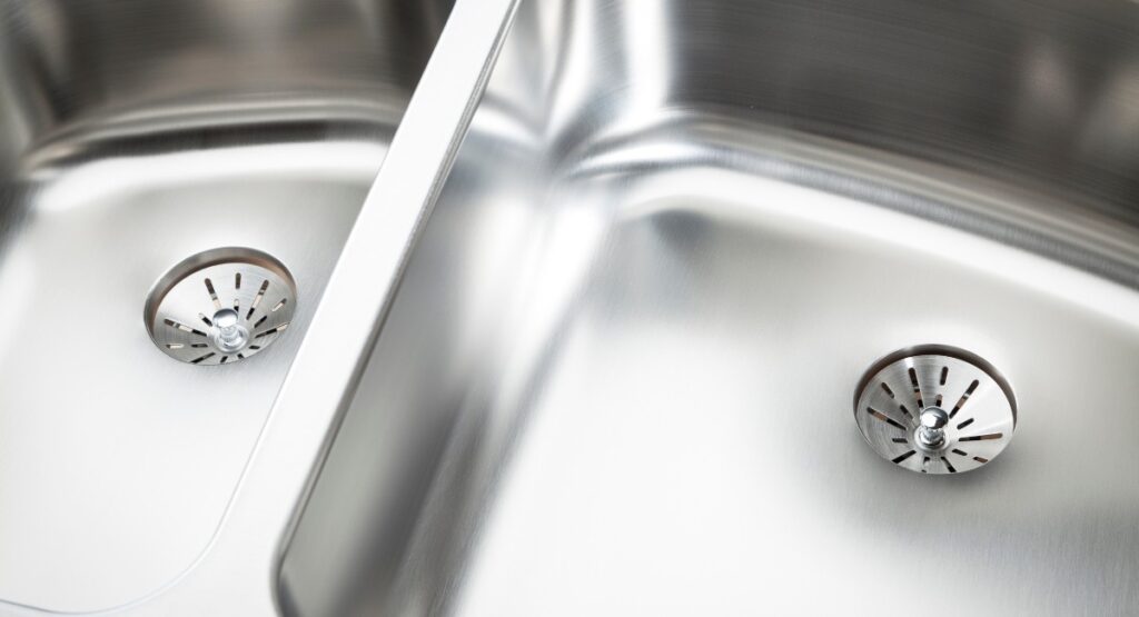 Como dar brilho em pias e utensílios de inox