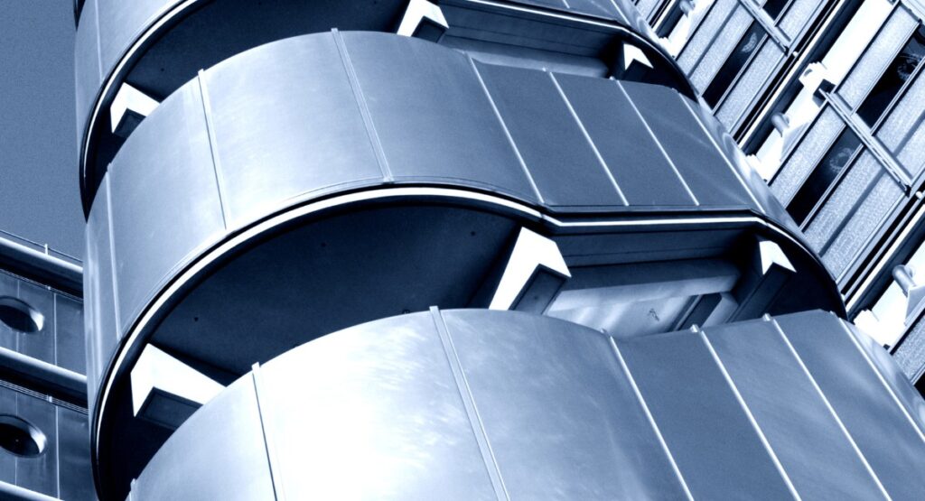 COMO O AÇO INOX ESTÁ TRANSFORMANDO A ARQUITETURA MODERNA