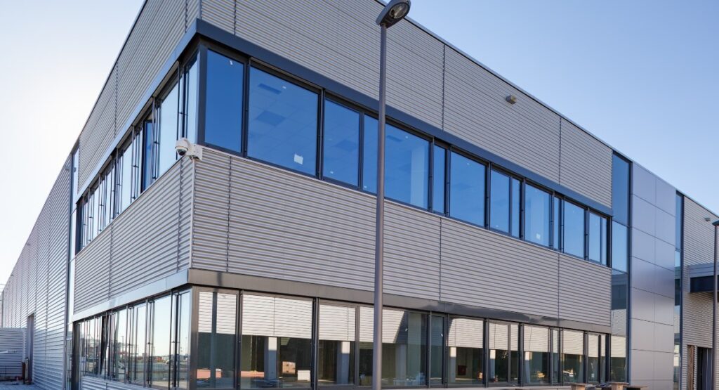 faixadas de aço inox