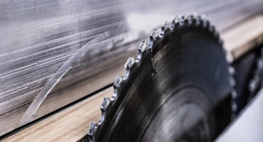 O papel fundamental do aço inoxidável na indústria da serralheria